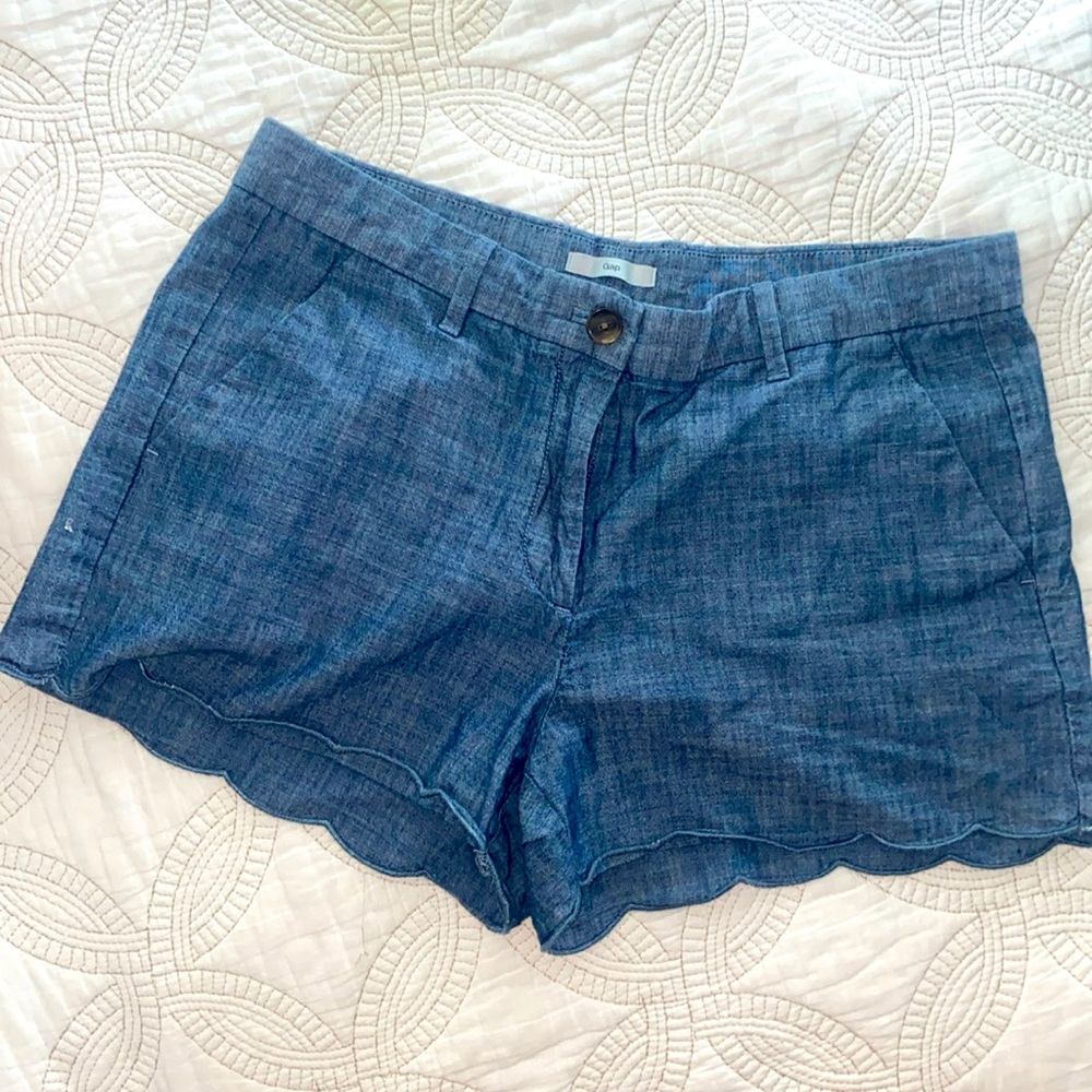 Blue gap shorts size 4R
